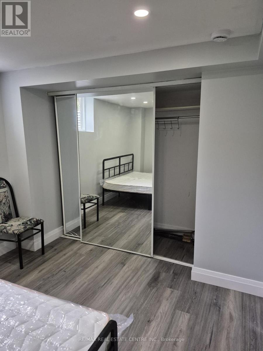 5940 Chorley Place, Mississauga, Ontario  L5M 5L8 - Photo 18 - W12359175