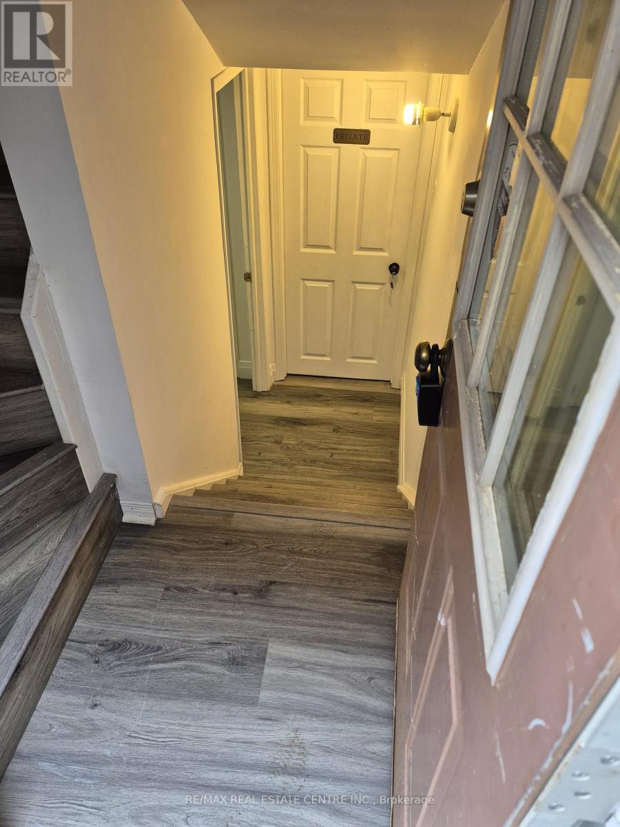 5940 Chorley Place, Mississauga, Ontario  L5M 5L8 - Photo 24 - W12359175