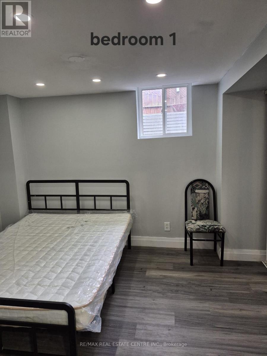 5940 Chorley Place, Mississauga, Ontario  L5M 5L8 - Photo 25 - W12359175