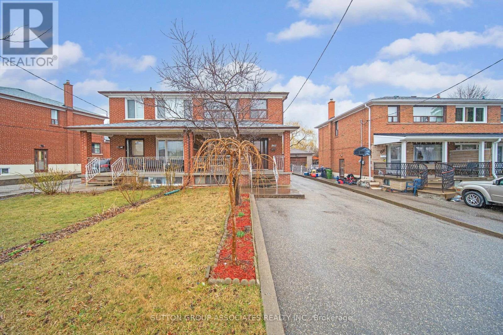 Property at 139 GILTSPUR DRIVE image 1