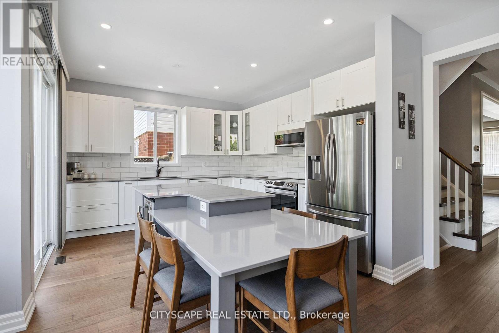 713 Trudeau Drive, Milton, Ontario  L9T 5L3 - Photo 11 - W12359271