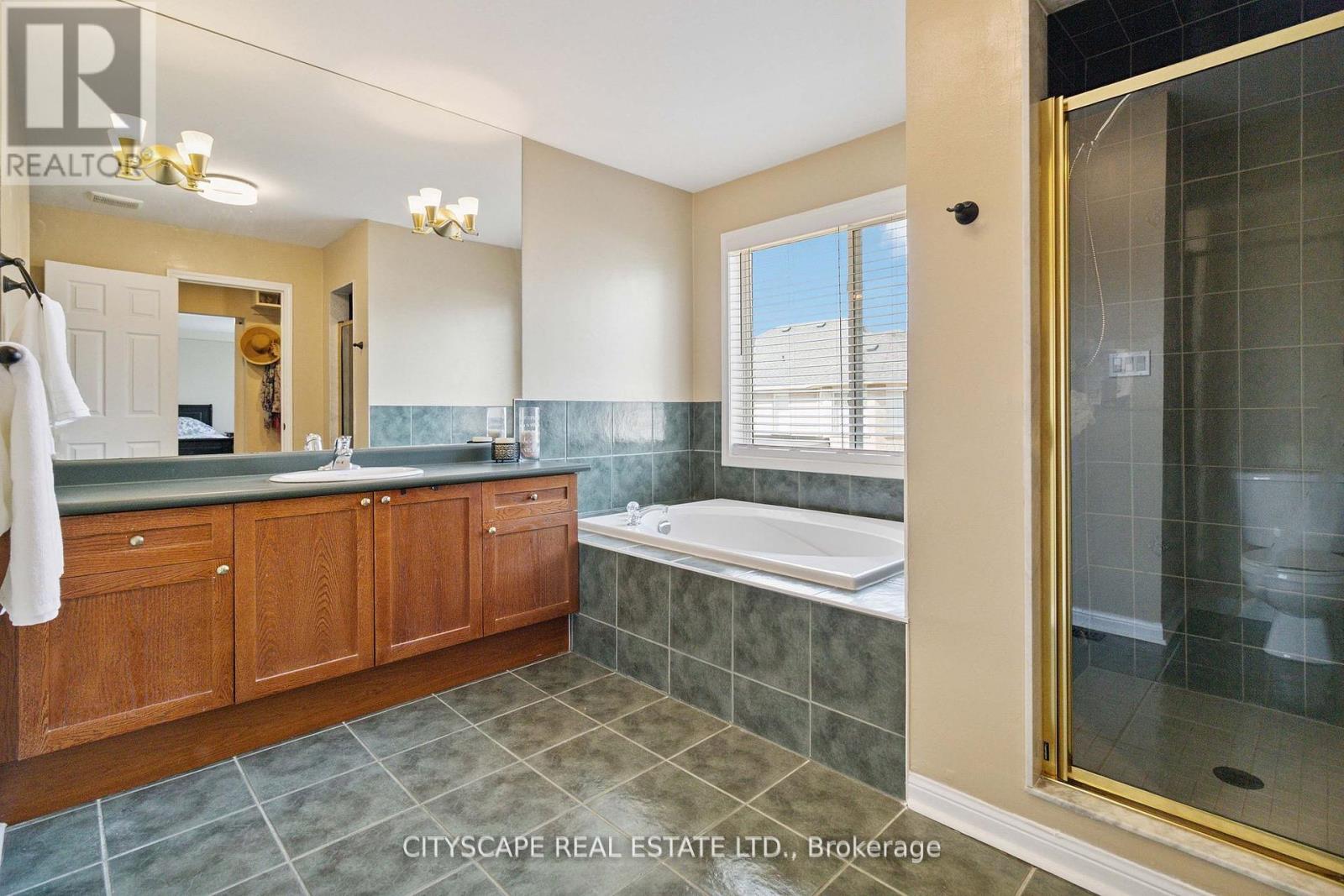 713 Trudeau Drive, Milton, Ontario  L9T 5L3 - Photo 21 - W12359271