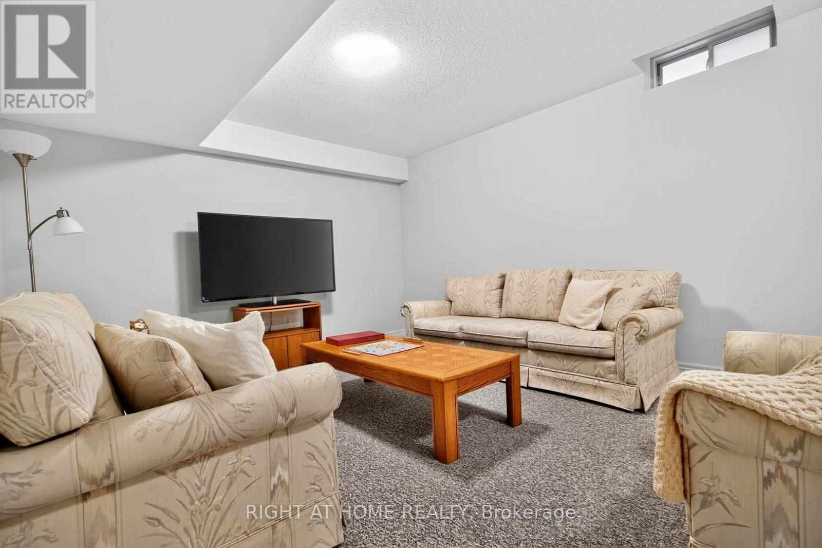 282 Centennial Forest Drive, Milton (Tm Timberlea), Ontario  L9T 5X3 - Photo 18 - W12359317