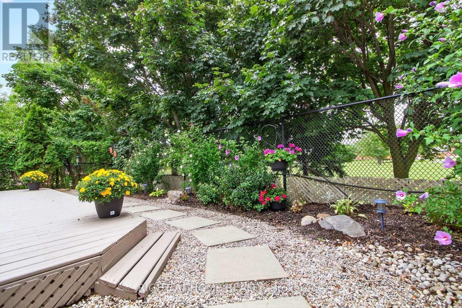 282 Centennial Forest Drive, Milton (Tm Timberlea), Ontario  L9T 5X3 - Photo 22 - W12359317