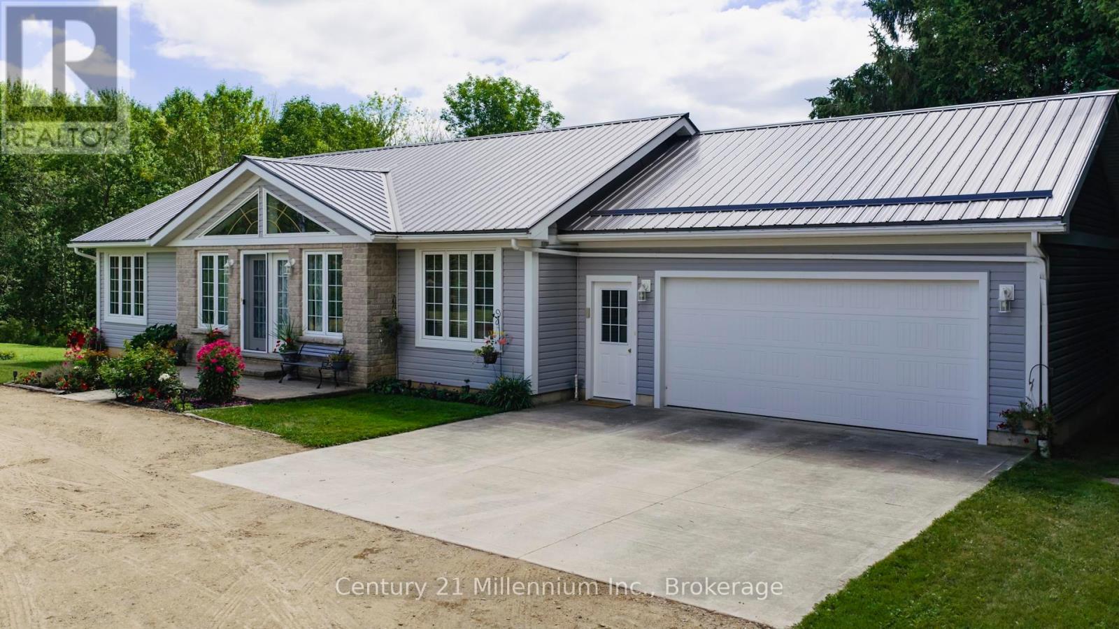 9849 Wellington Rd 3, Minto, Ontario  N0G 1M0 - Photo 11 - X12359329