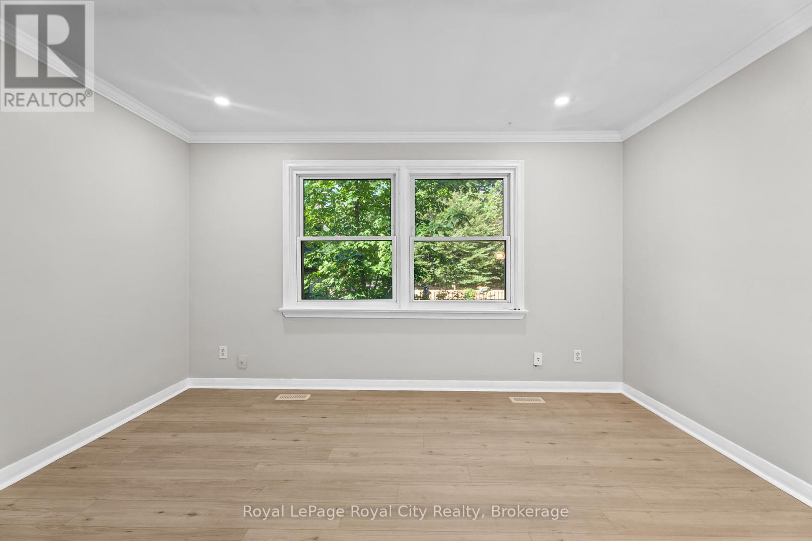 109 Northumberland Street, Guelph, Ontario  N1H 3B1 - Photo 5 - X12359348