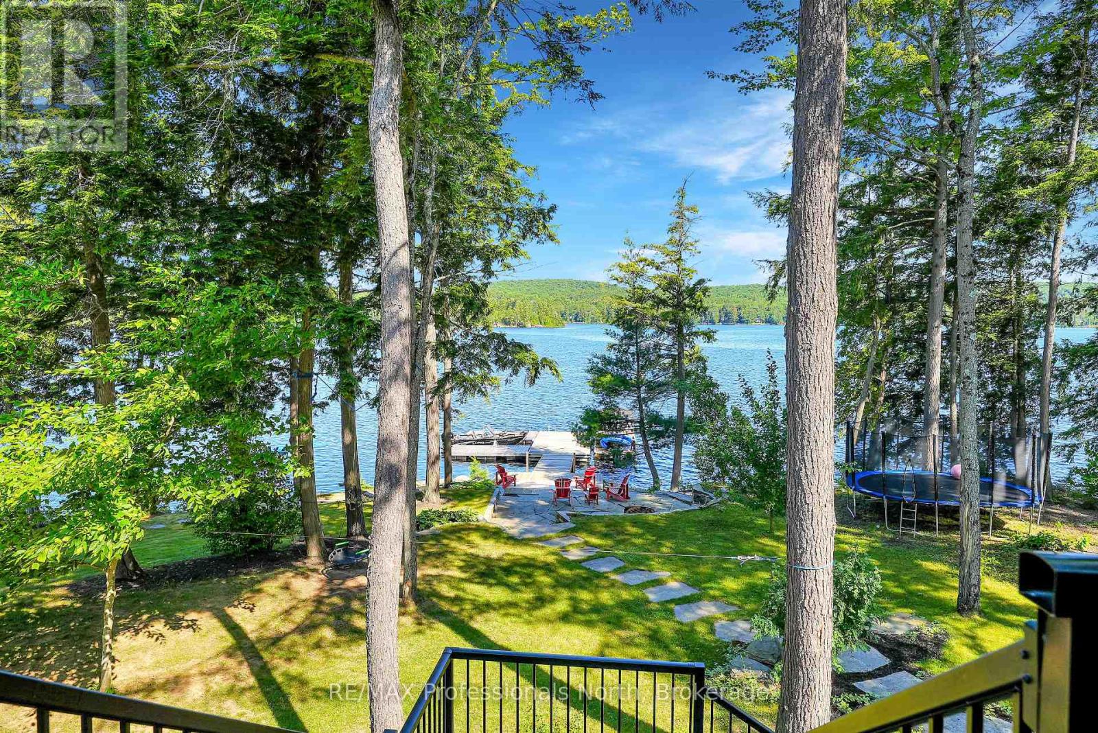 1046 Lone Wolf Crescent, Dysart Et Al, Ontario  K0M 1S0 - Photo 5 - X12359362