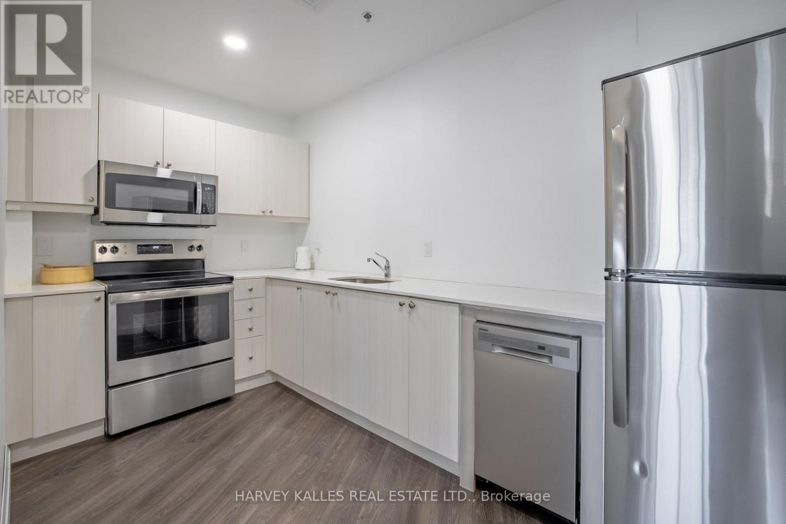 303 - 7711 Green Vista Gate, Niagara Falls (Oldfield), Ontario  L2G 0Y9 - Photo 29 - X12358232