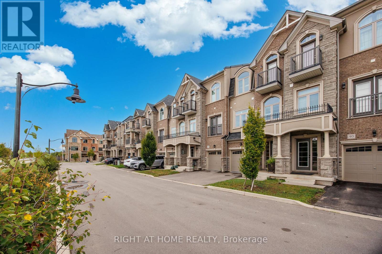 91 Borers Creek Circle, Hamilton, Ontario  L8B 1W3 - Photo 2 - X12359161