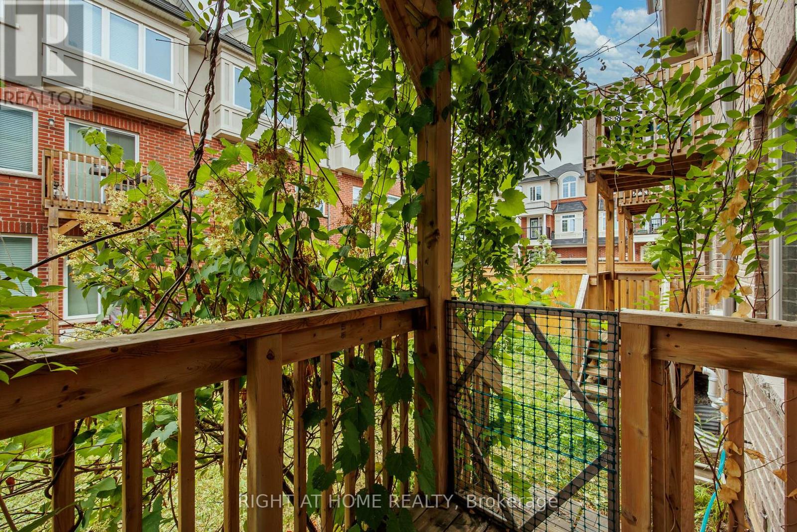 91 Borers Creek Circle, Hamilton, Ontario  L8B 1W3 - Photo 36 - X12359161