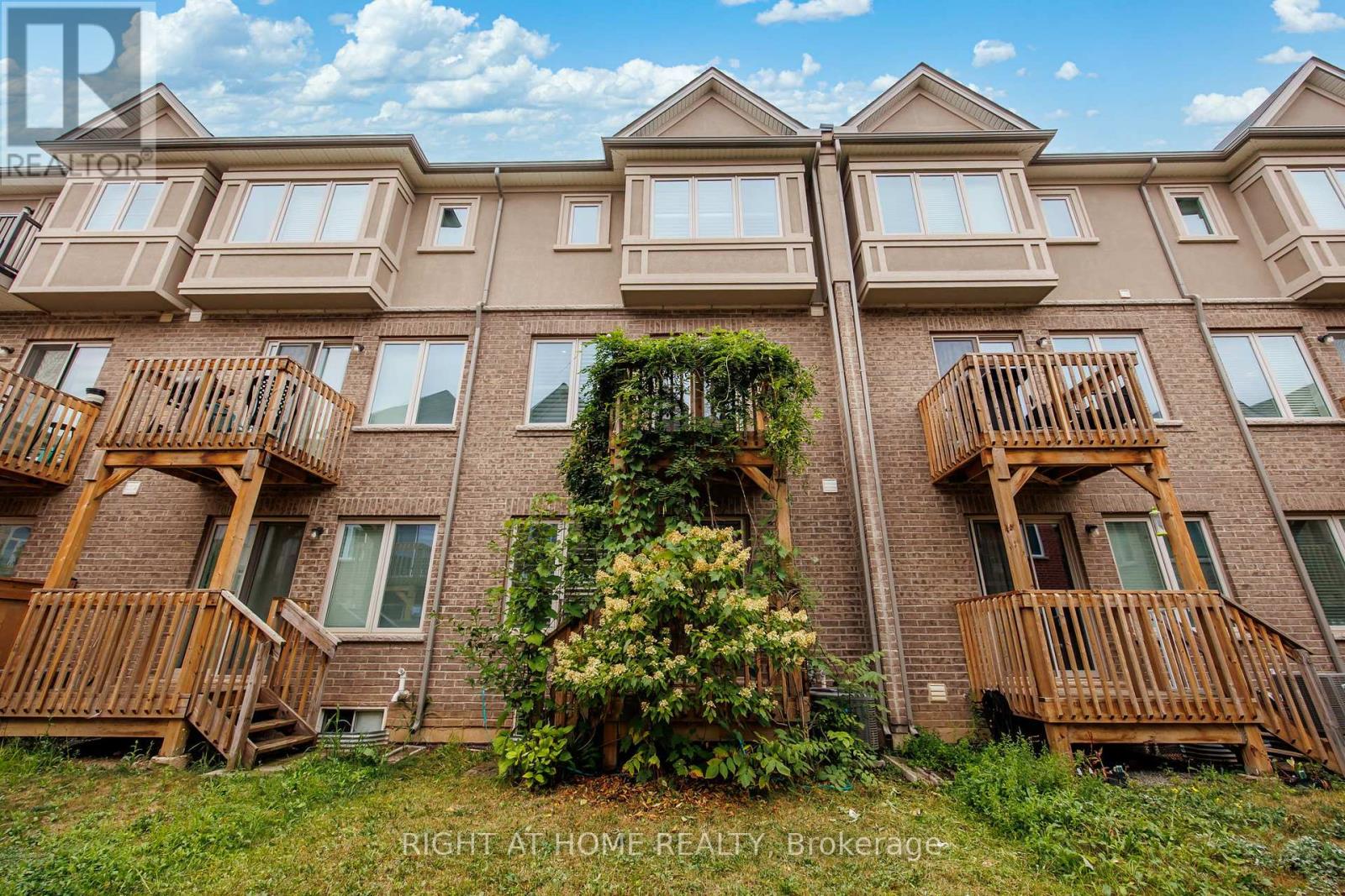 91 Borers Creek Circle, Hamilton, Ontario  L8B 1W3 - Photo 37 - X12359161