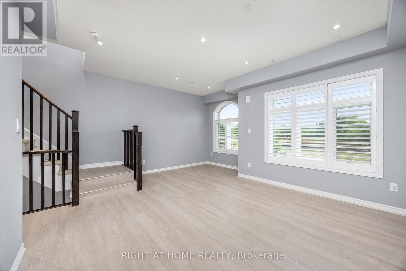 91 Borers Creek Circle, Hamilton, Ontario  L8B 1W3 - Photo 18 - X12359169