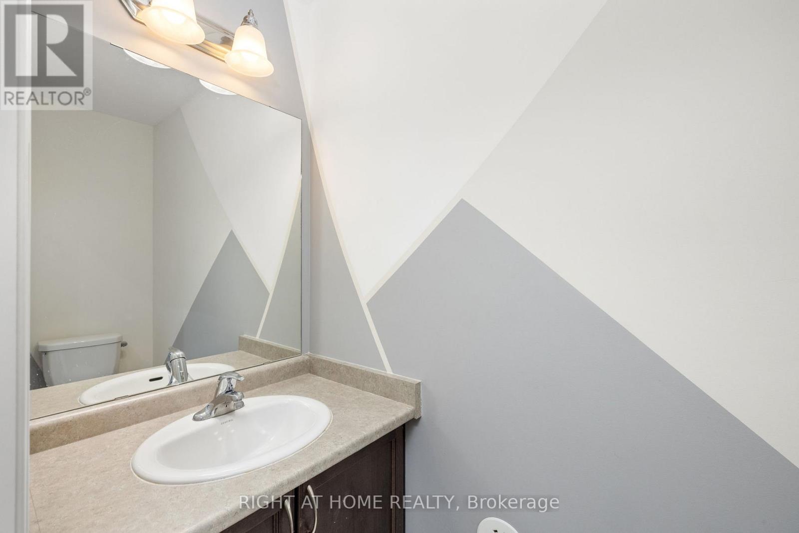 91 Borers Creek Circle, Hamilton, Ontario  L8B 1W3 - Photo 19 - X12359169