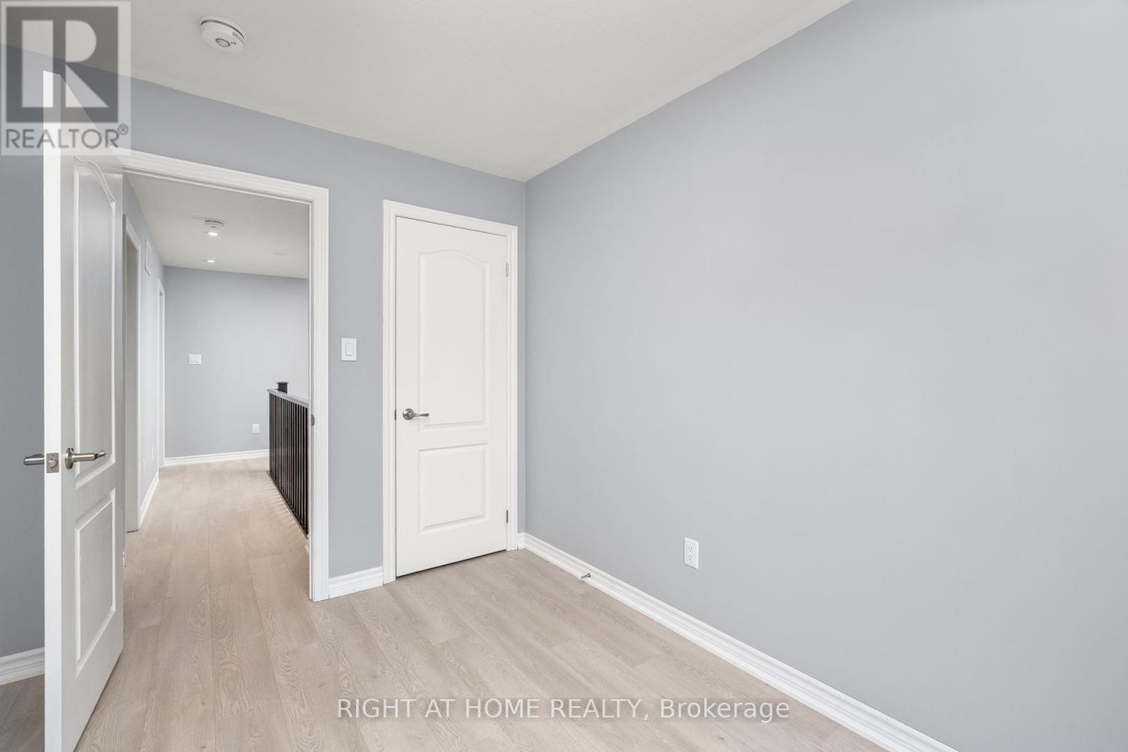 91 Borers Creek Circle, Hamilton, Ontario  L8B 1W3 - Photo 21 - X12359169