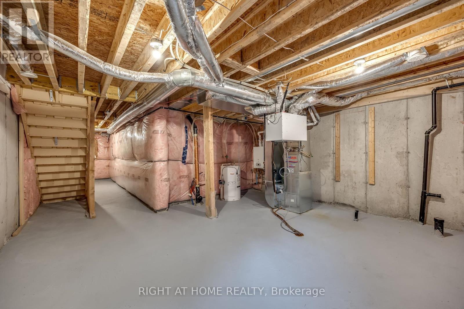 91 Borers Creek Circle, Hamilton, Ontario  L8B 1W3 - Photo 31 - X12359169