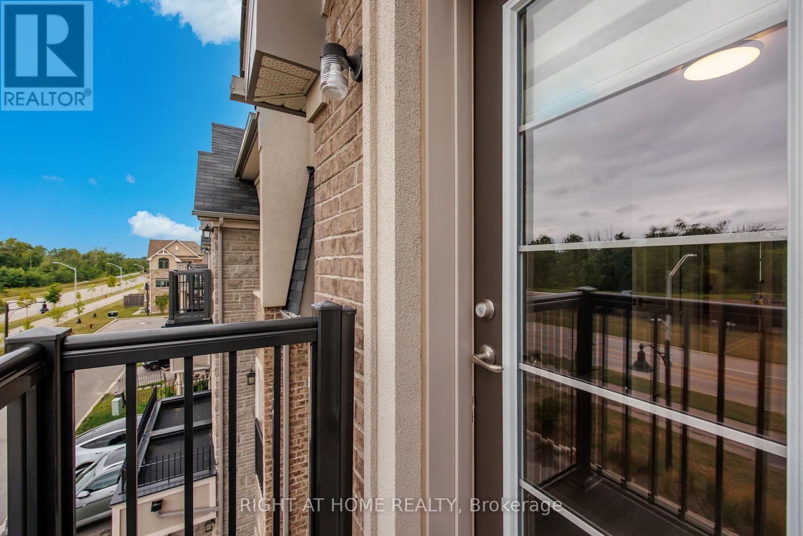 91 Borers Creek Circle, Hamilton, Ontario  L8B 1W3 - Photo 34 - X12359169