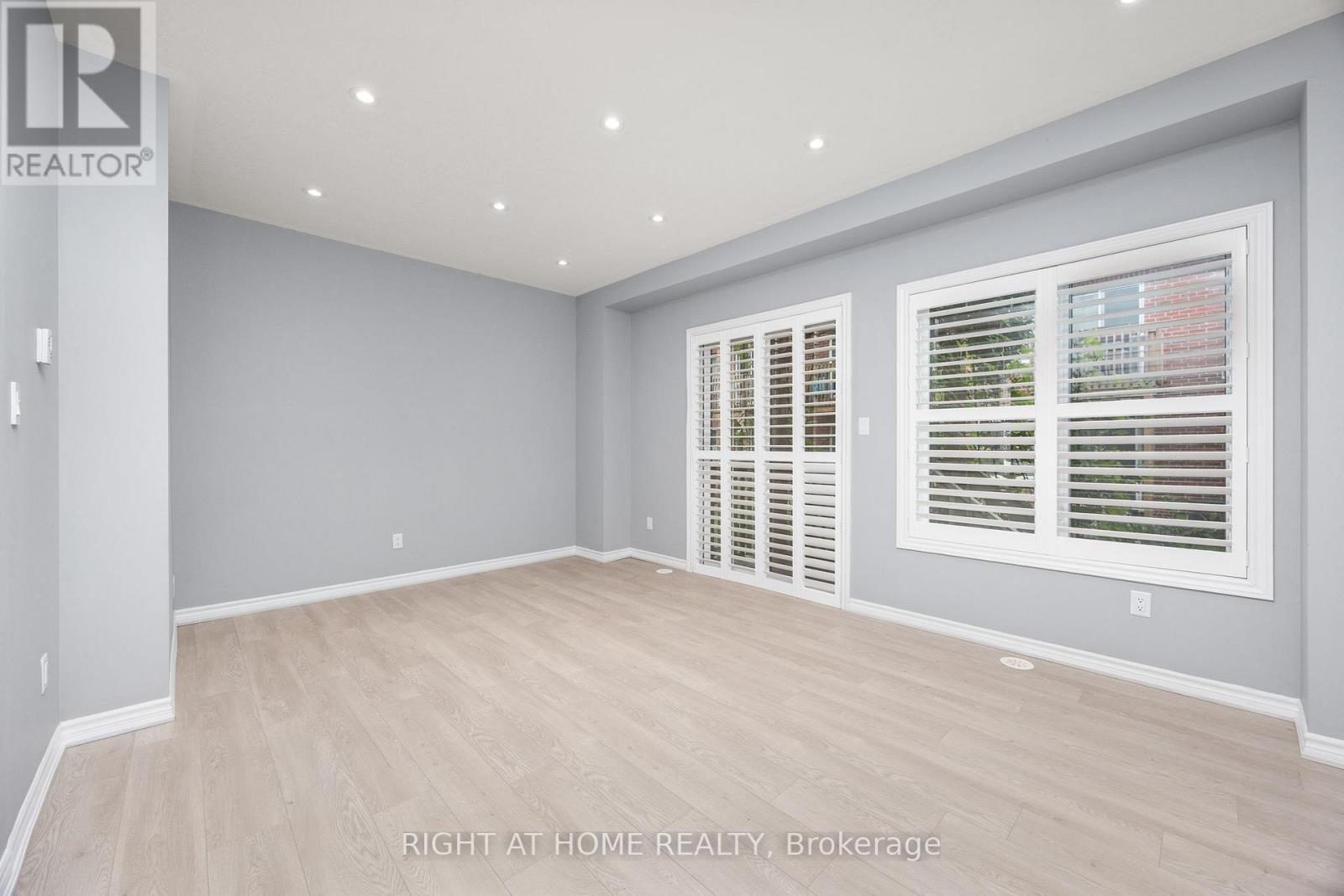 91 Borers Creek Circle, Hamilton, Ontario  L8B 1W3 - Photo 7 - X12359169
