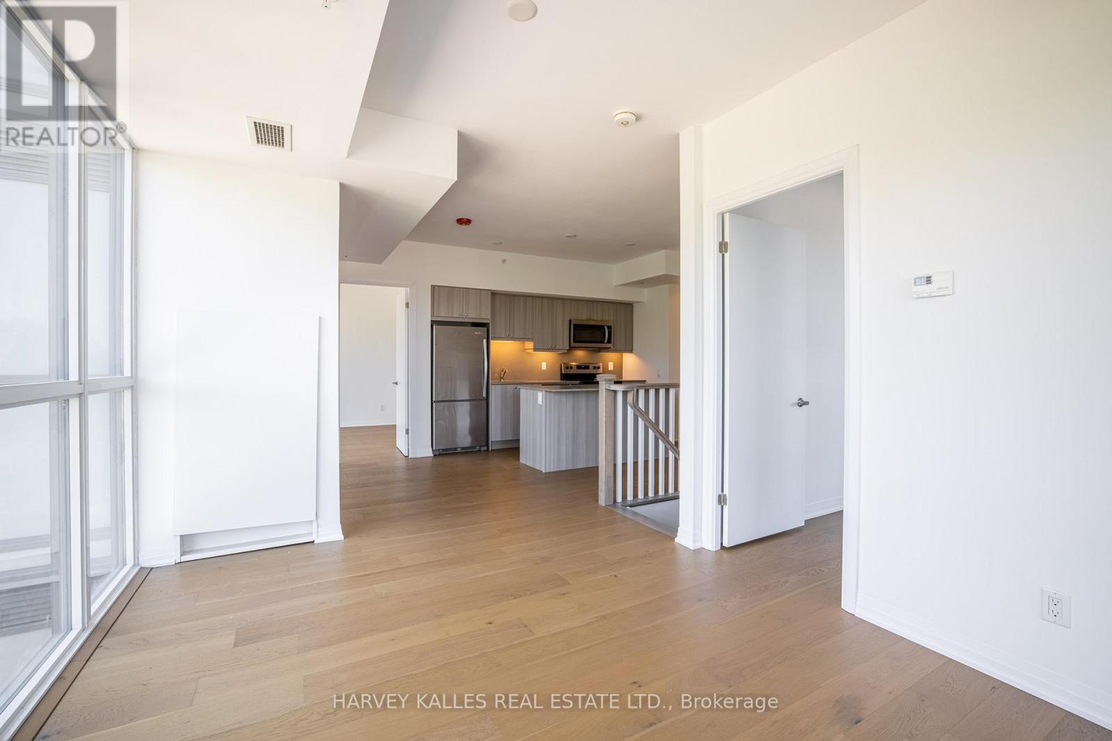 303 - 7711 Green Vista Gate, Niagara Falls (Oldfield), Ontario  L2G 0Y9 - Photo 8 - X12358232