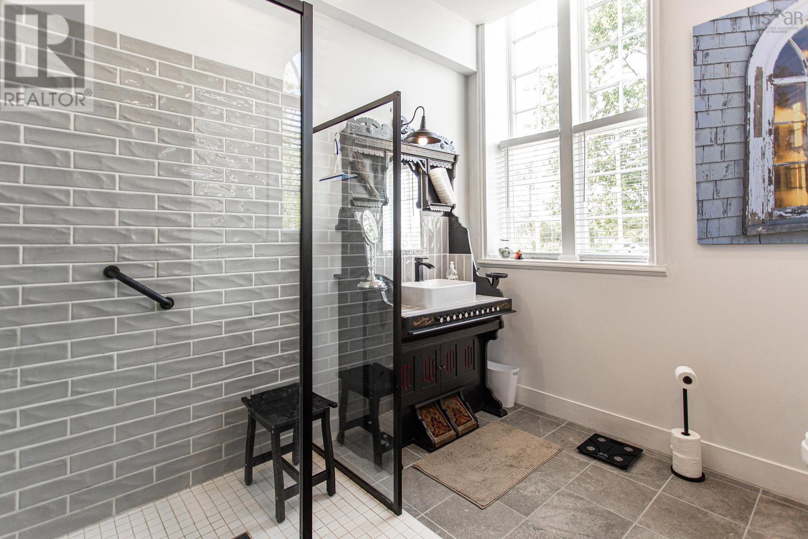 579 Main Street, Lawrencetown, Nova Scotia  B0S 1M0 - Photo 21 - 202521393