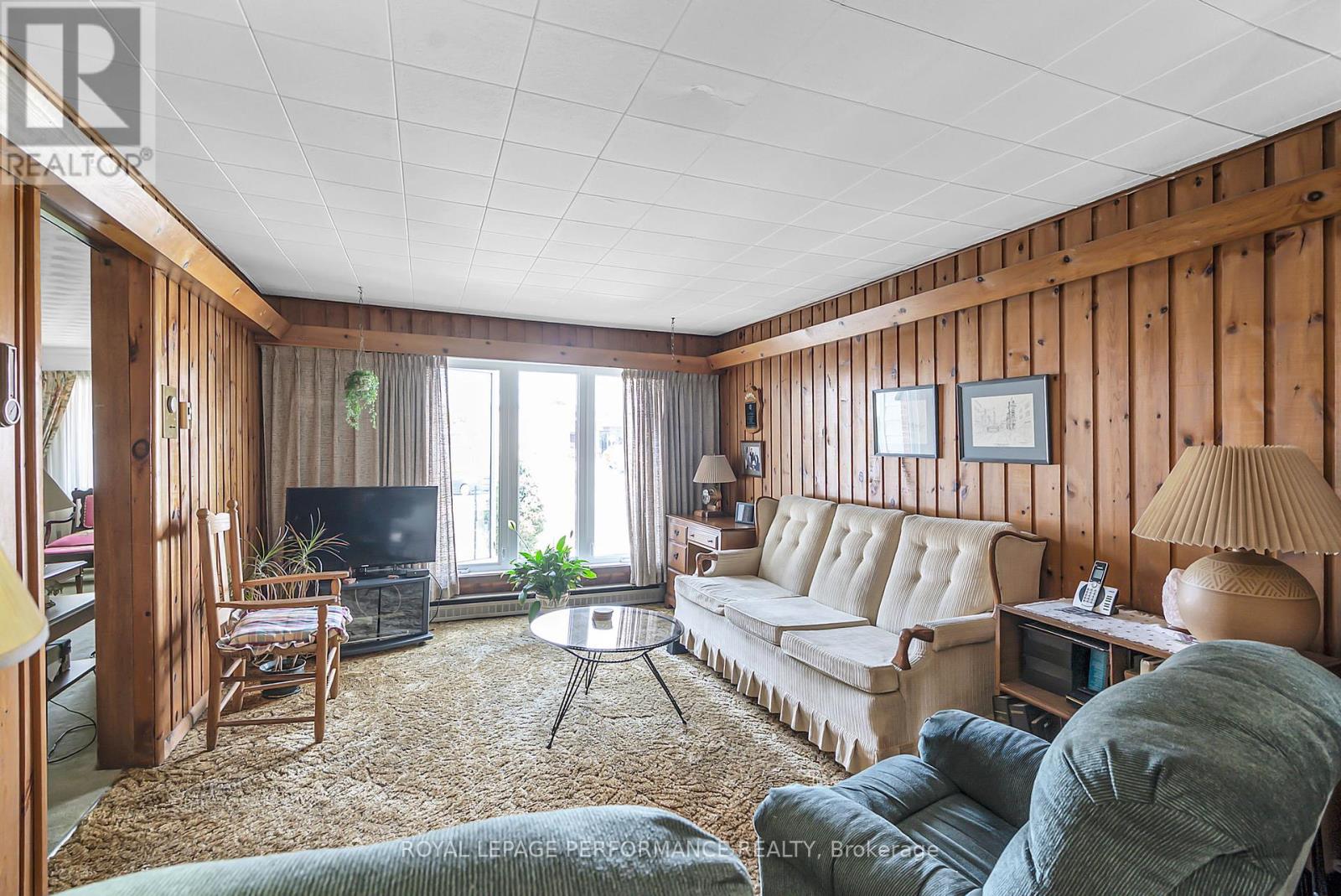 20 Fifth Street W, Cornwall, Ontario  K6J 2T4 - Photo 11 - X12359325