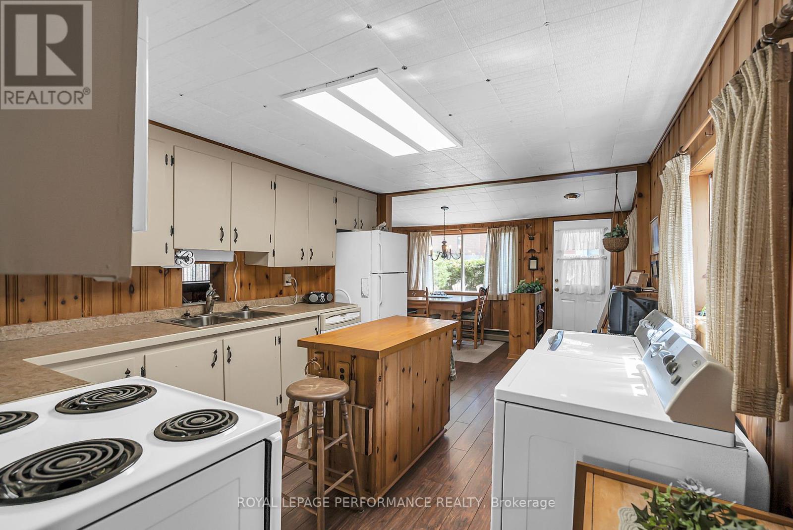 20 Fifth Street W, Cornwall, Ontario  K6J 2T4 - Photo 16 - X12359325
