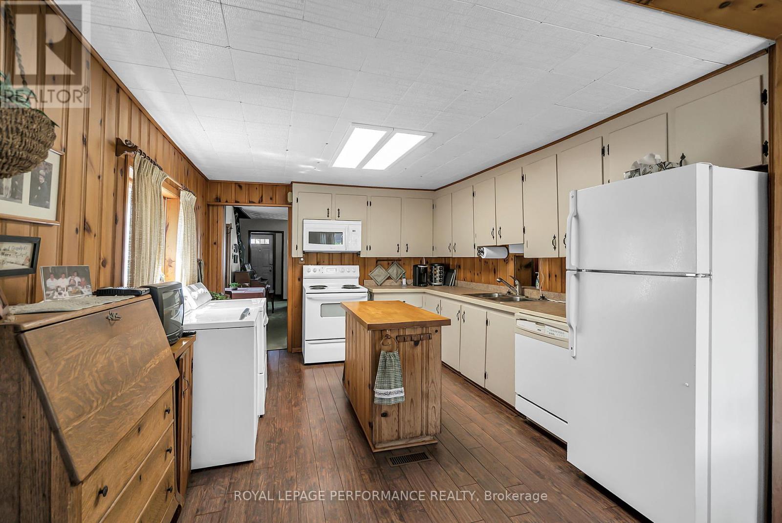 20 Fifth Street W, Cornwall, Ontario  K6J 2T4 - Photo 17 - X12359325
