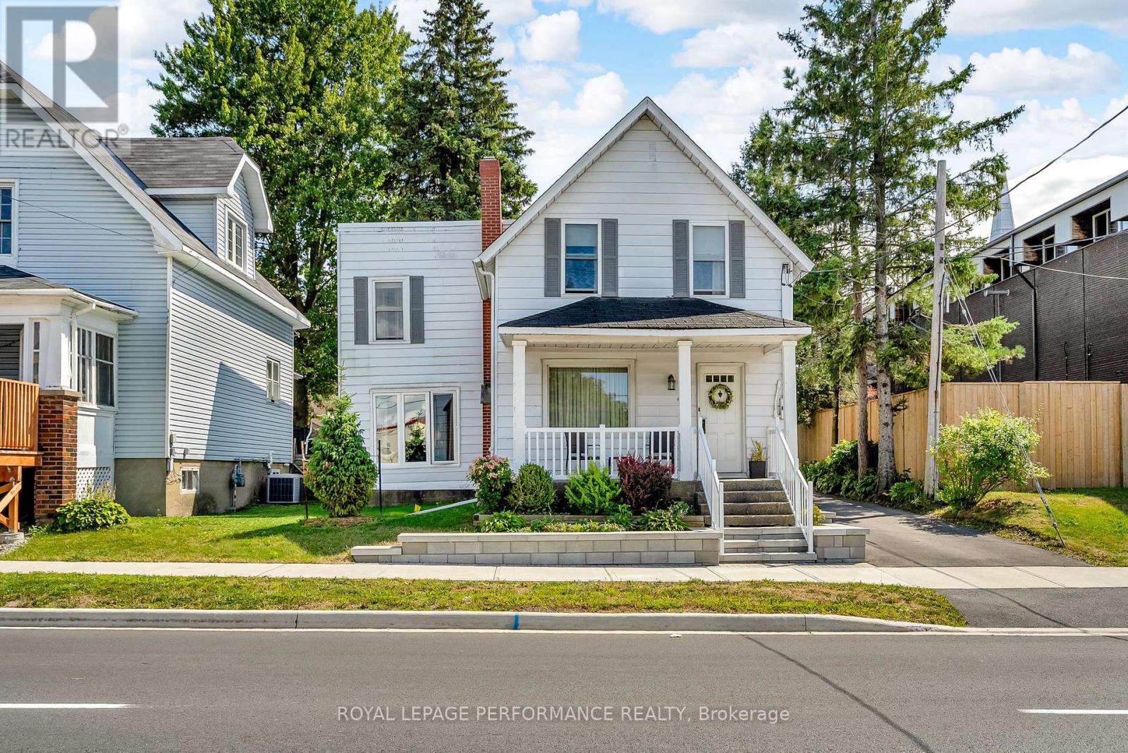 20 Fifth Street W, Cornwall, Ontario  K6J 2T4 - Photo 2 - X12359325