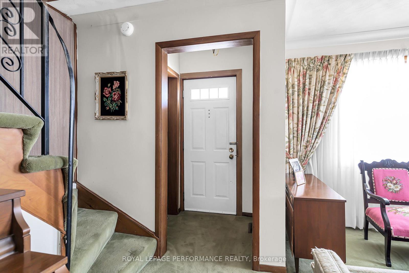20 Fifth Street W, Cornwall, Ontario  K6J 2T4 - Photo 3 - X12359325