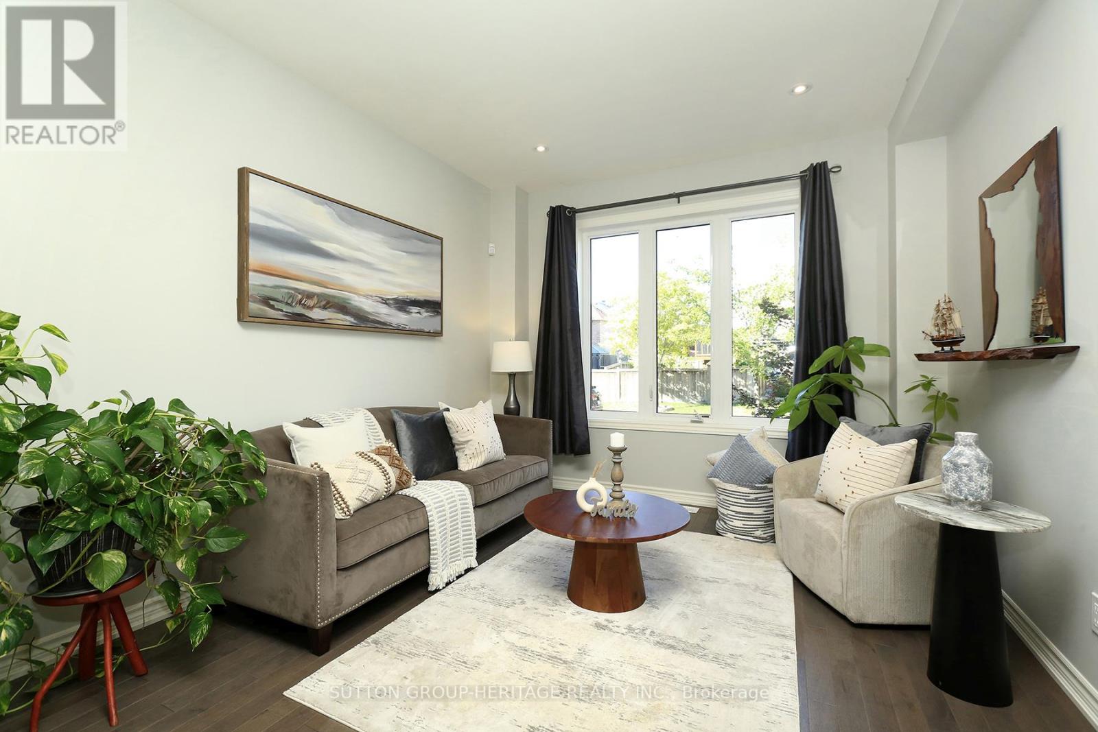 Property at 30 HUNWICKS CRESCENT image 5