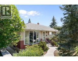 16 Chatham Drive NW Charleswood