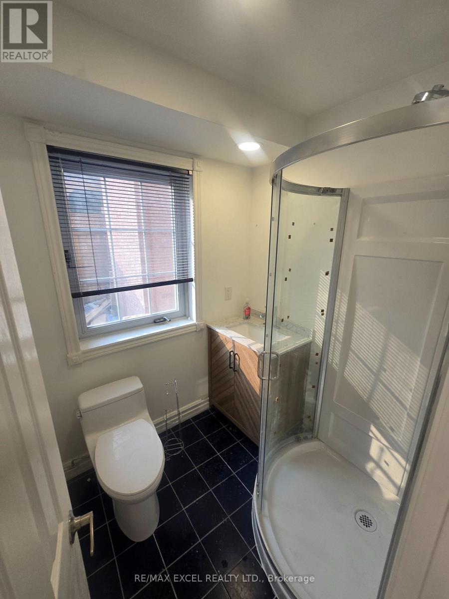 Lower Level 2 - 23 Falkland Place, Richmond Hill, Ontario  L4C 9P3 - Photo 10 - N12359345