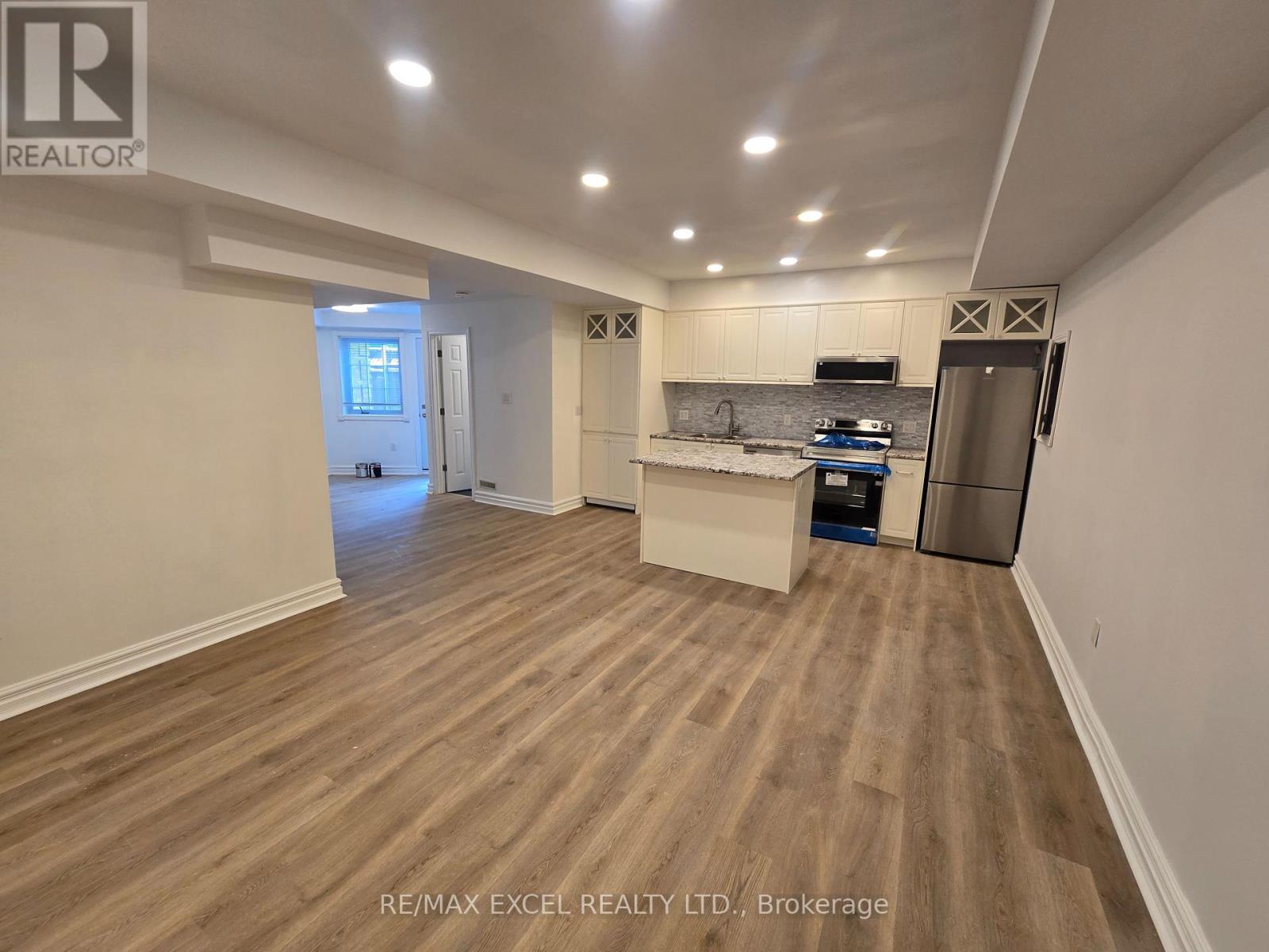 Lower Level 2 - 23 Falkland Place, Richmond Hill, Ontario  L4C 9P3 - Photo 3 - N12359345