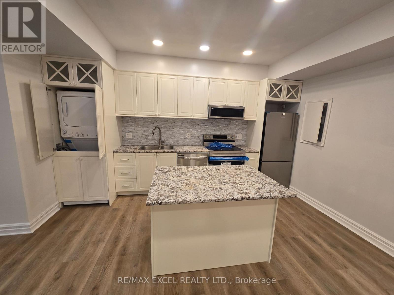 Lower Level 2 - 23 Falkland Place, Richmond Hill, Ontario  L4C 9P3 - Photo 5 - N12359345
