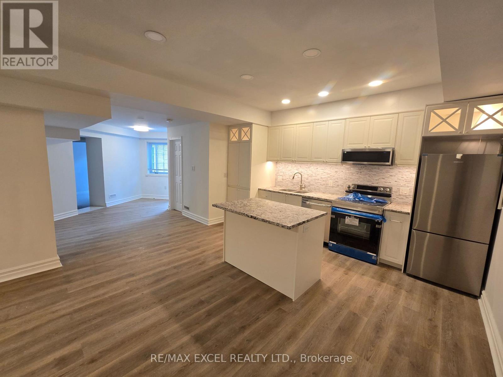 Lower Level 2 - 23 Falkland Place, Richmond Hill, Ontario  L4C 9P3 - Photo 6 - N12359345