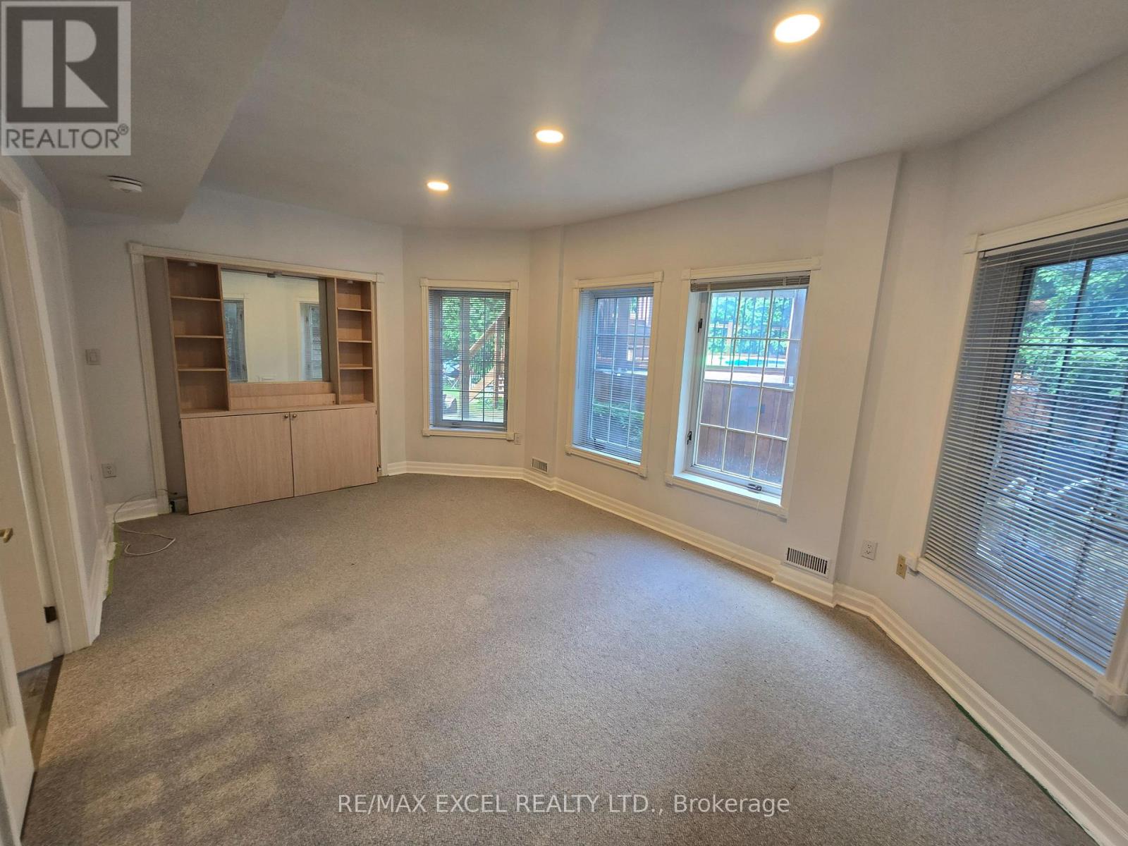 Lower Level 1 - 23 Falkland Place, Richmond Hill, Ontario  L4C 9P3 - Photo 6 - N12359352