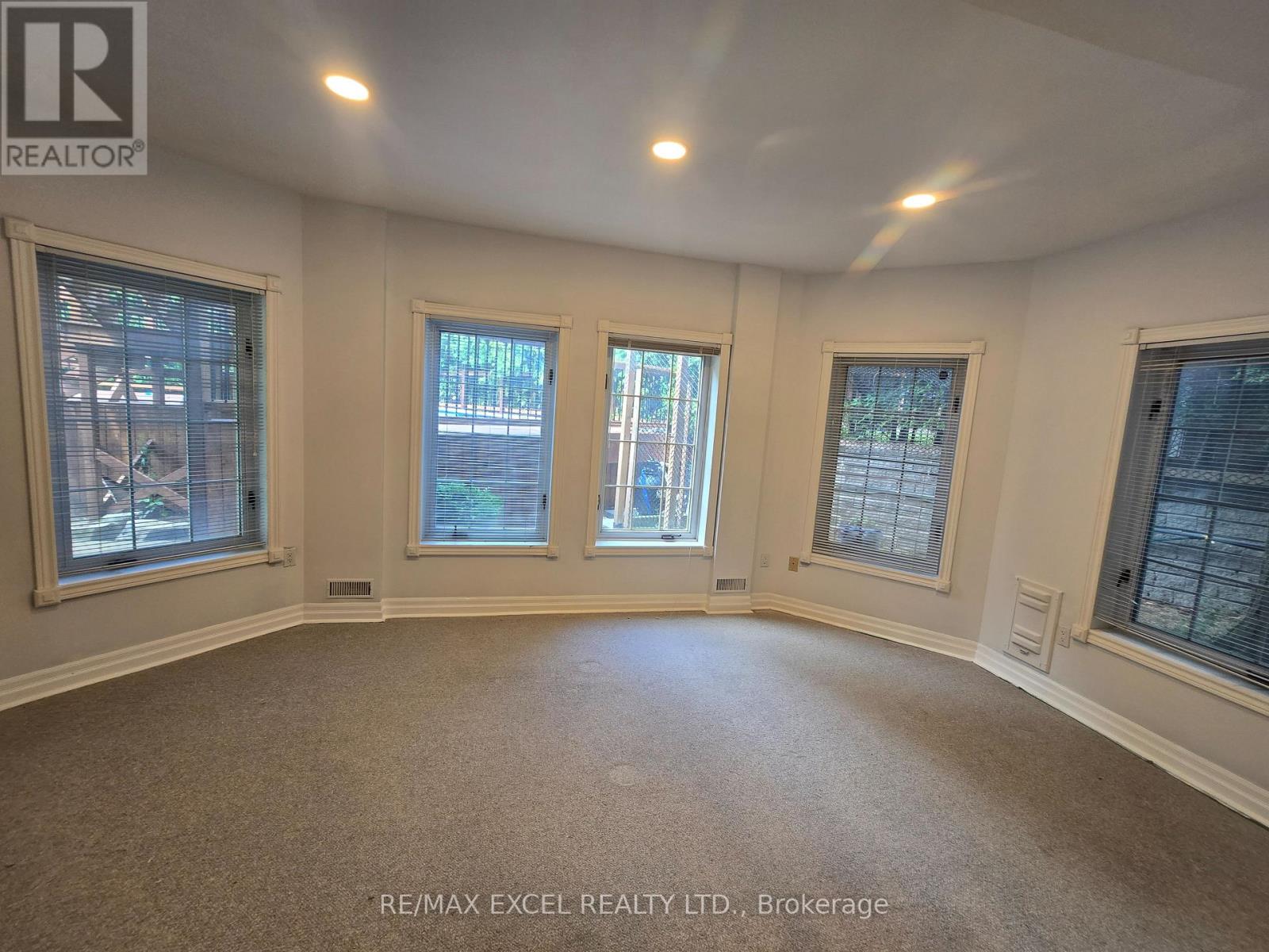 Lower Level 1 - 23 Falkland Place, Richmond Hill, Ontario  L4C 9P3 - Photo 7 - N12359352