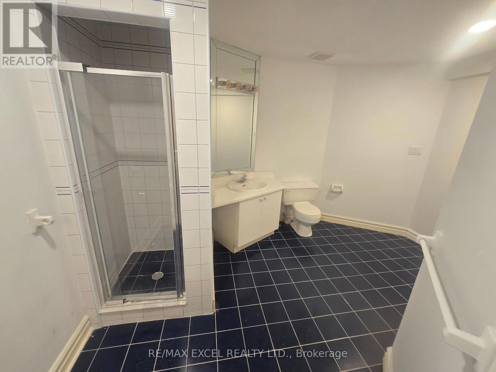 Lower Level 1 - 23 Falkland Place, Richmond Hill, Ontario  L4C 9P3 - Photo 8 - N12359352
