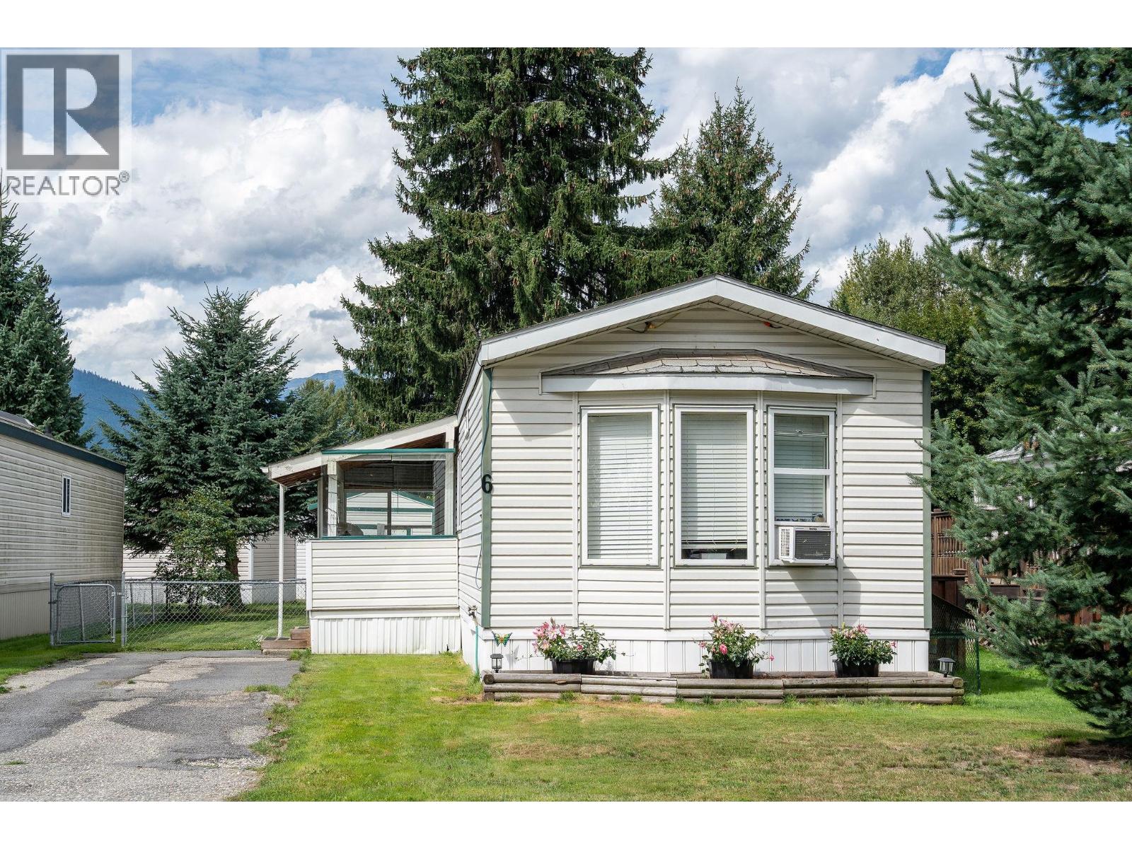 1200 Oscar Street Unit# 6, Revelstoke, British Columbia
