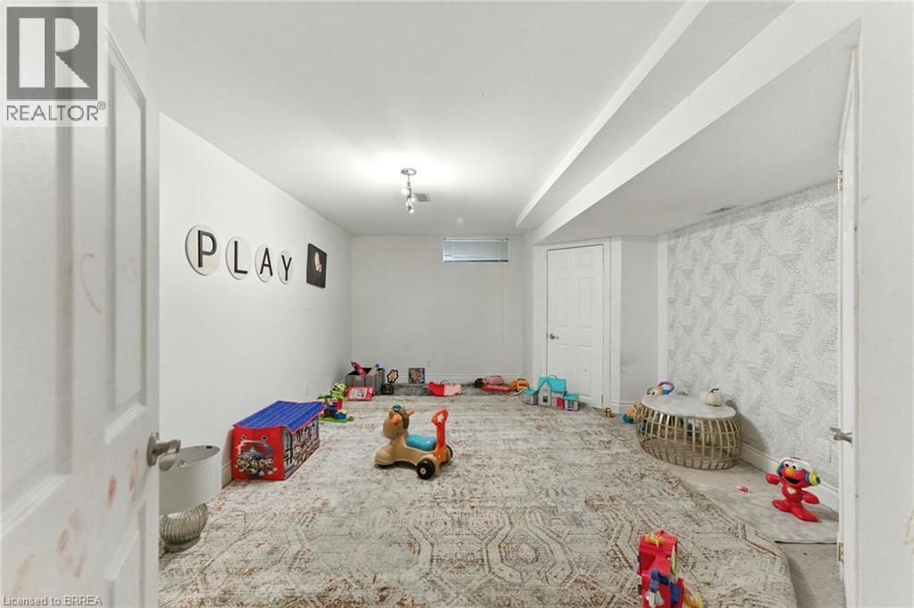 267 Memorial Drive, Brantford, Ontario  N3R 7G6 - Photo 30 - 40760565