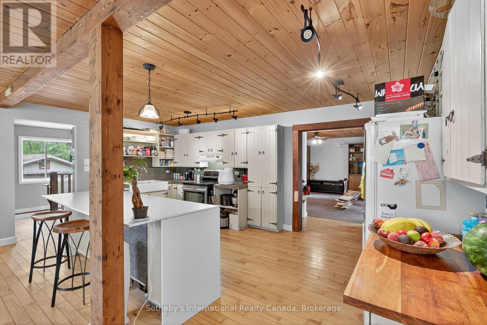 1132 Limberlost Road, Lake Of Bays, Ontario  P1H 2J6 - Photo 13 - X12359395