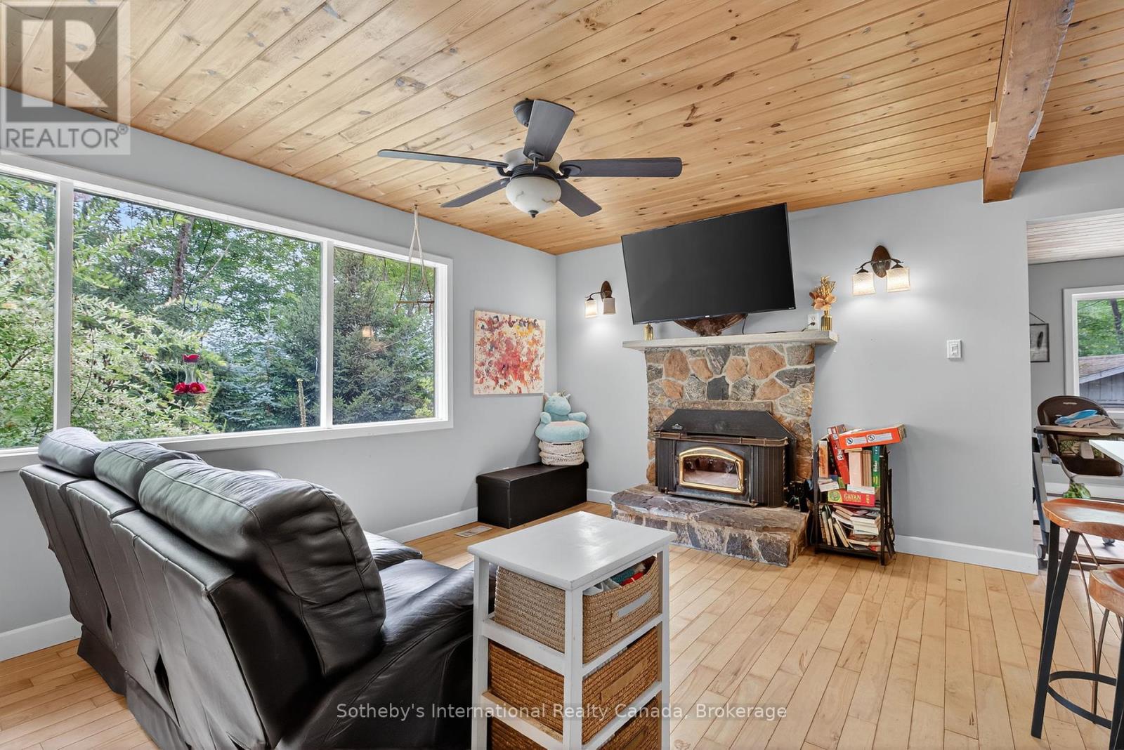 1132 Limberlost Road, Lake Of Bays, Ontario  P1H 2J6 - Photo 15 - X12359395