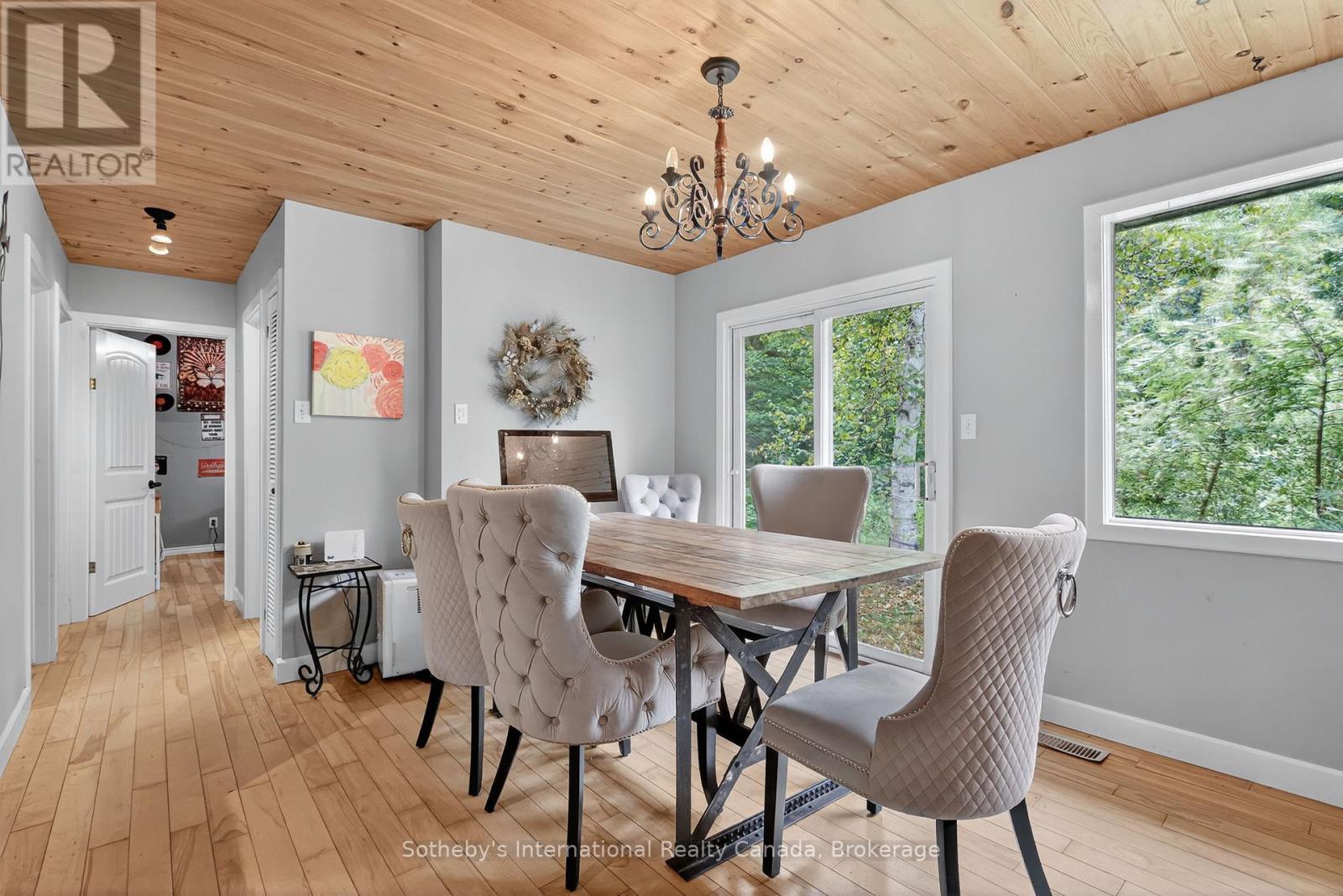 1132 Limberlost Road, Lake Of Bays, Ontario  P1H 2J6 - Photo 17 - X12359395