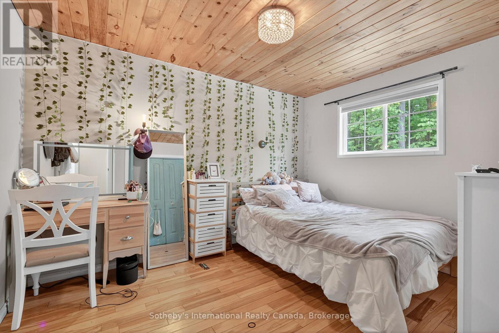 1132 Limberlost Road, Lake Of Bays, Ontario  P1H 2J6 - Photo 19 - X12359395