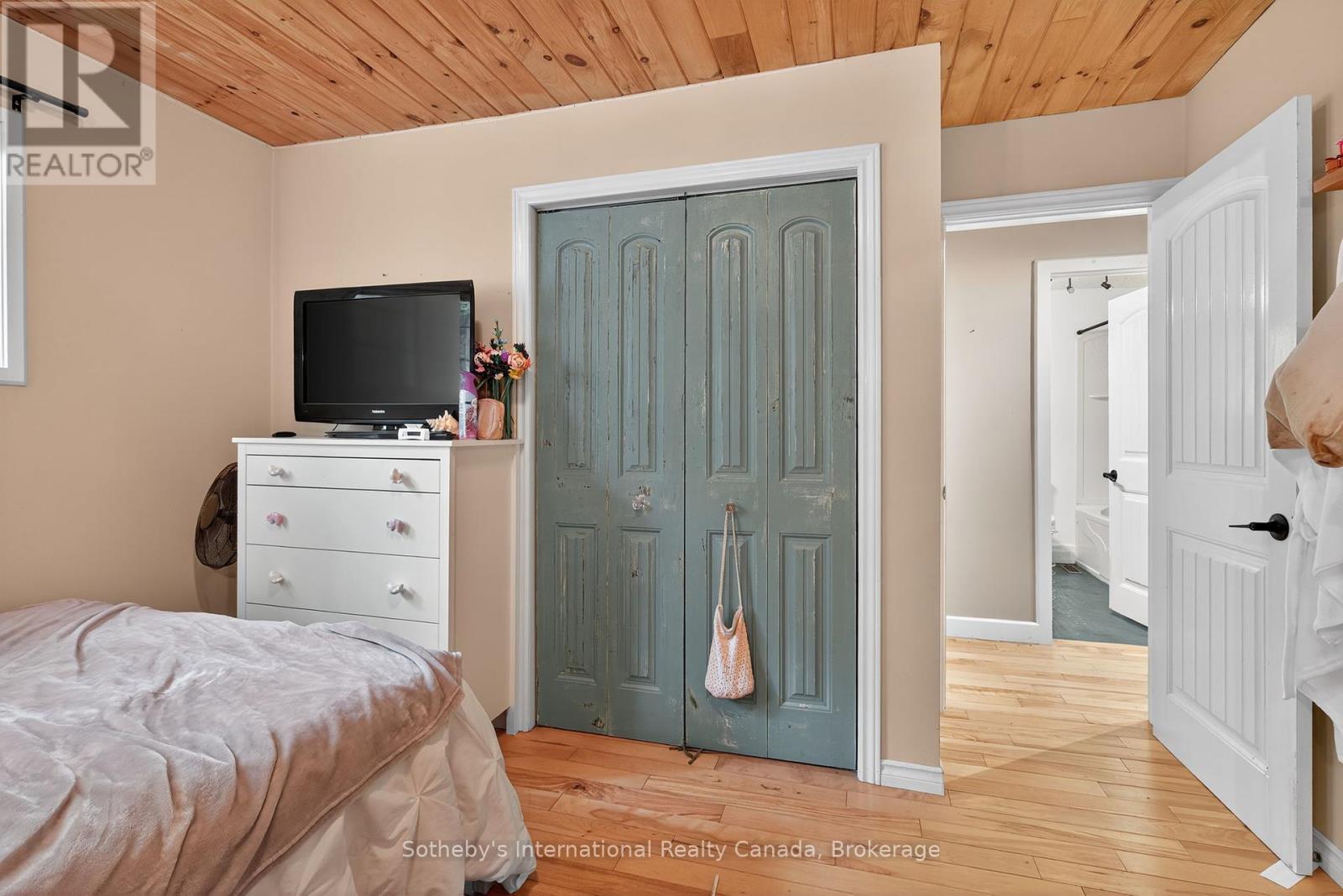 1132 Limberlost Road, Lake Of Bays, Ontario  P1H 2J6 - Photo 20 - X12359395