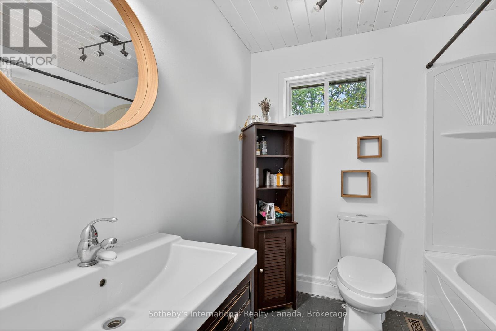 1132 Limberlost Road, Lake Of Bays, Ontario  P1H 2J6 - Photo 23 - X12359395