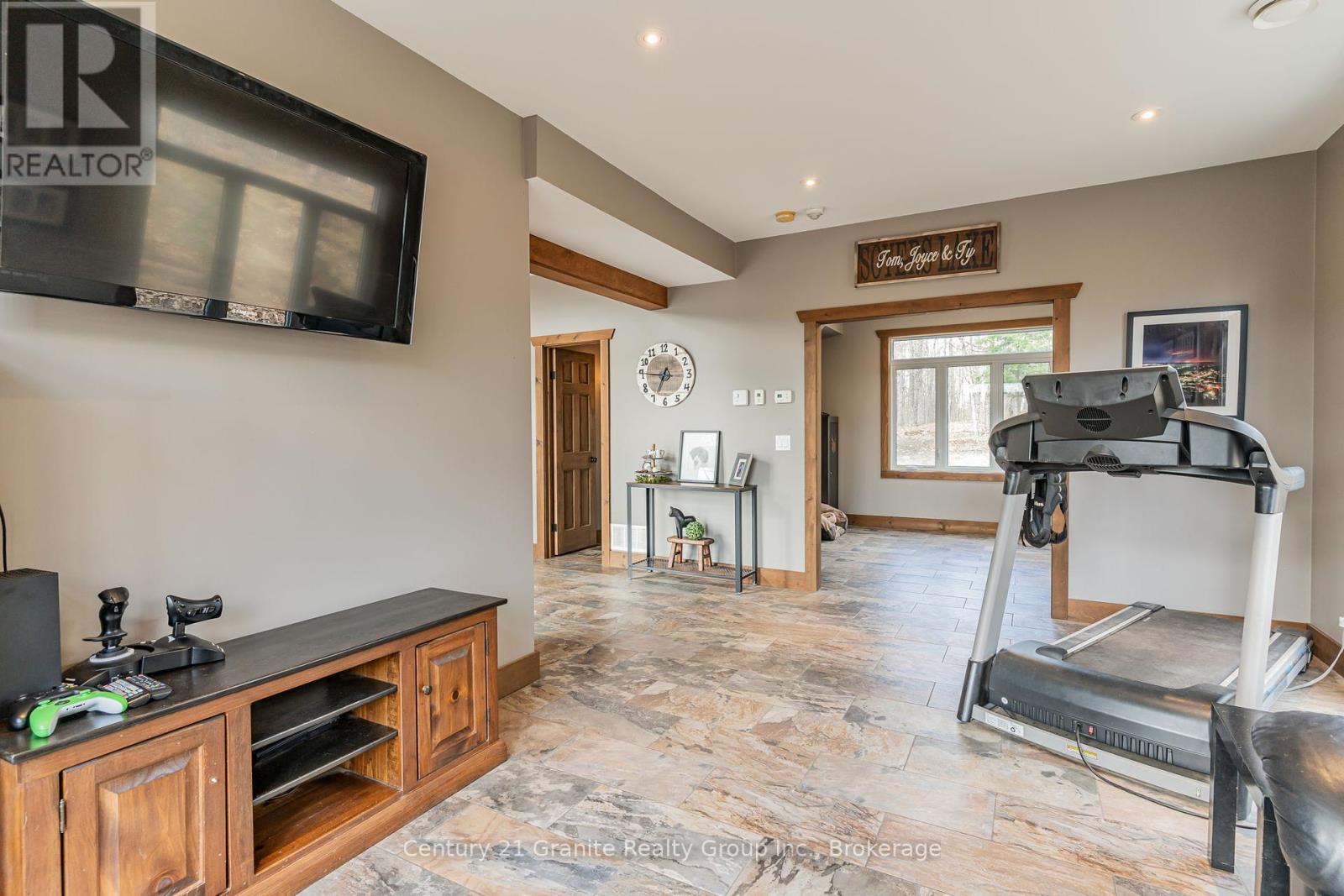 1277 Grace Road, Minden Hills, Ontario  K0M 2K0 - Photo 18 - X12359412
