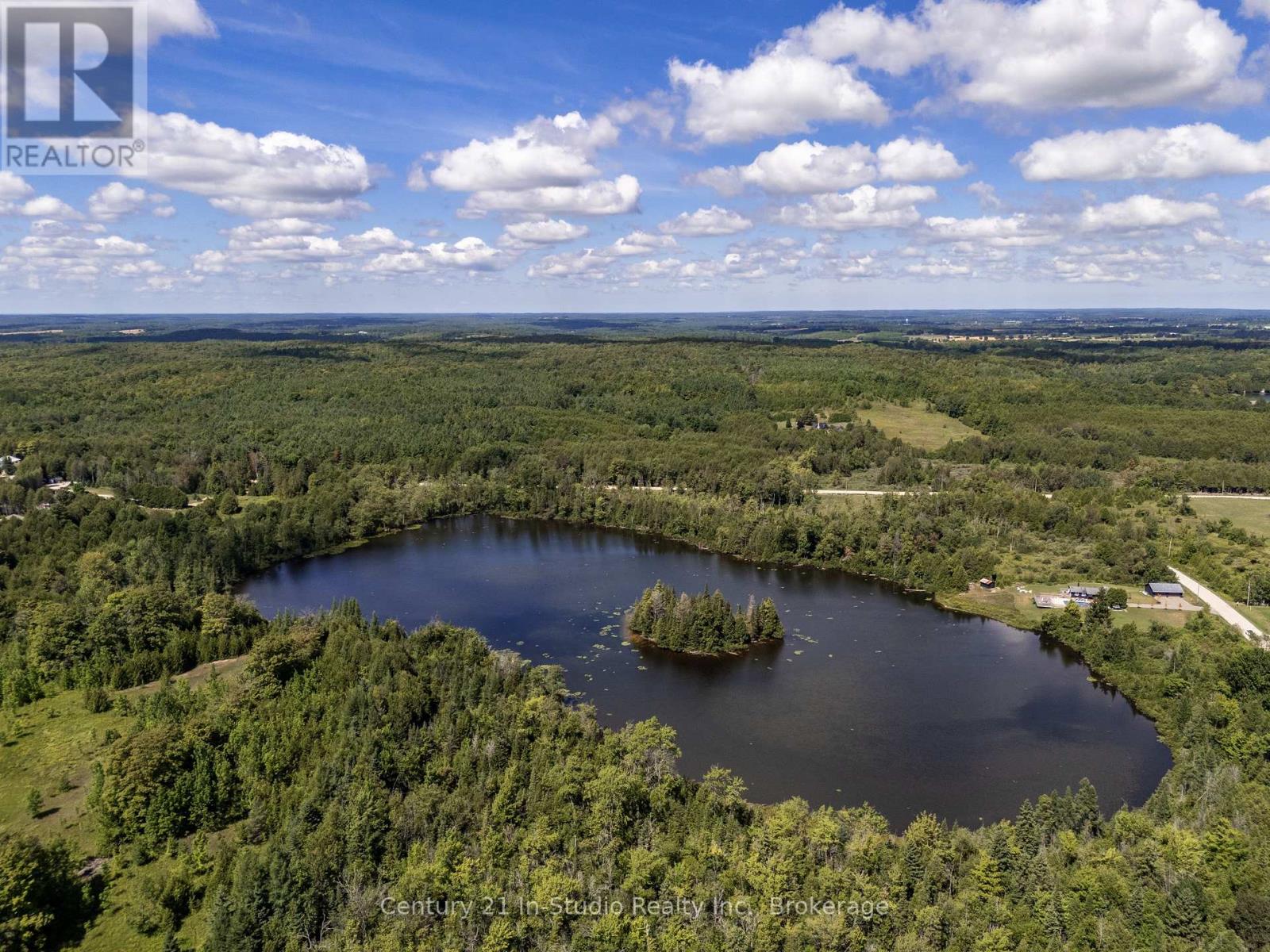 49 Lake Drive, West Grey, Ontario  N0C 1H0 - Photo 7 - X12359466