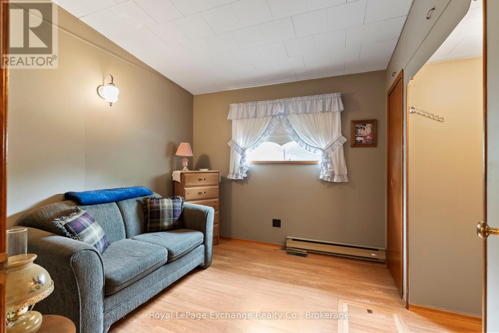 1051 Sutton Street, Kincardine, Ontario  N2Z 2G1 - Photo 10 - X12359485
