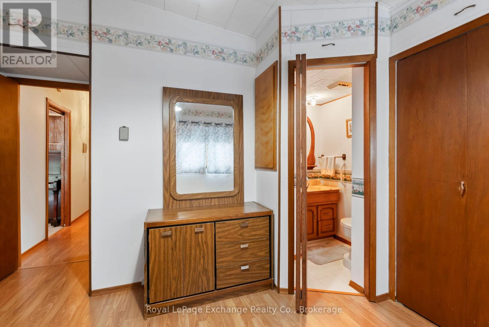 1051 Sutton Street, Kincardine, Ontario  N2Z 2G1 - Photo 12 - X12359485