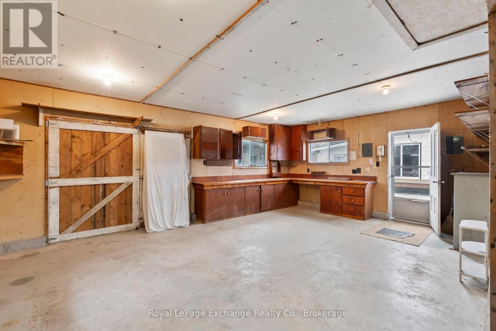 1051 Sutton Street, Kincardine, Ontario  N2Z 2G1 - Photo 19 - X12359485